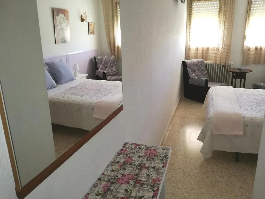 Affittacamere Hostal Los Pinares Lloret de Mar